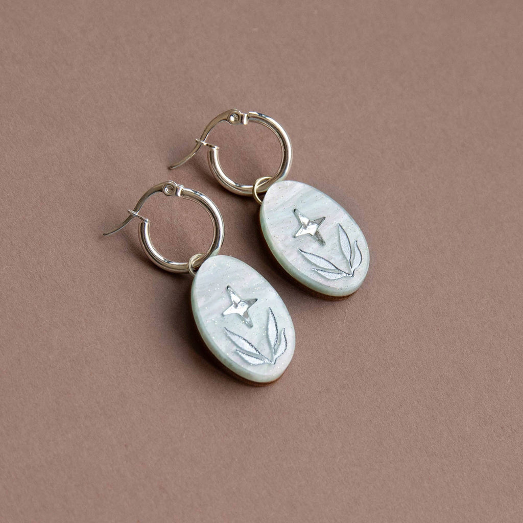 Celestial Seaweed Earrings : Pearly