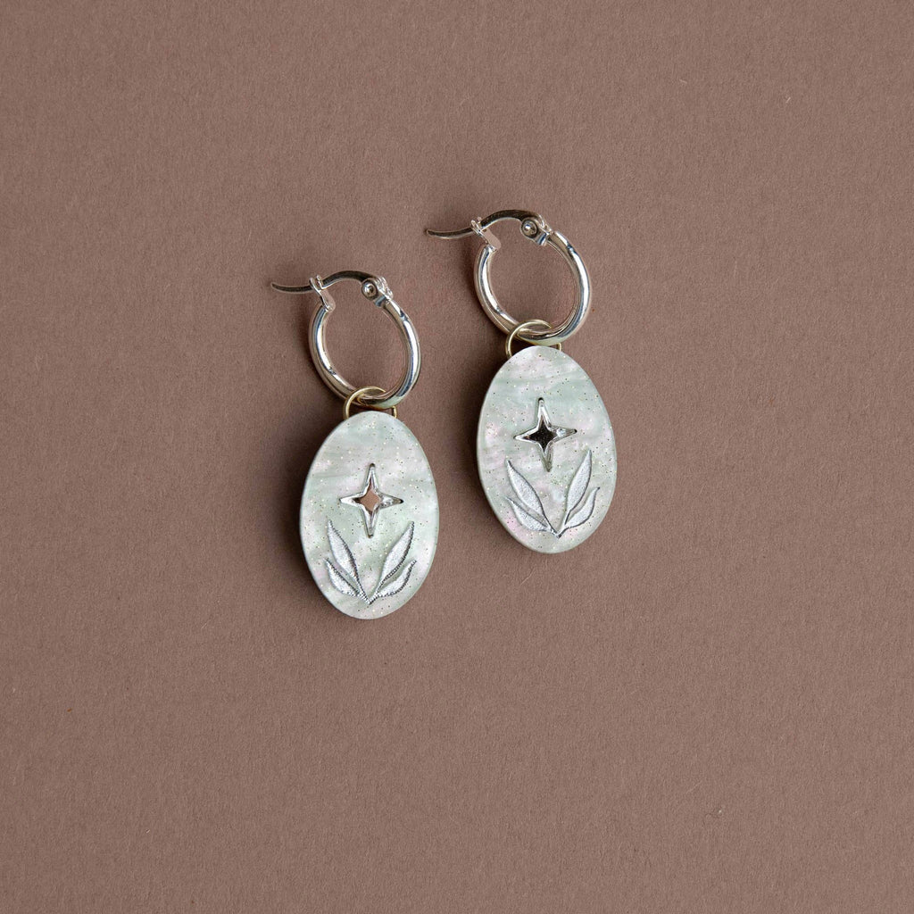 Celestial Seaweed Earrings : Pearly