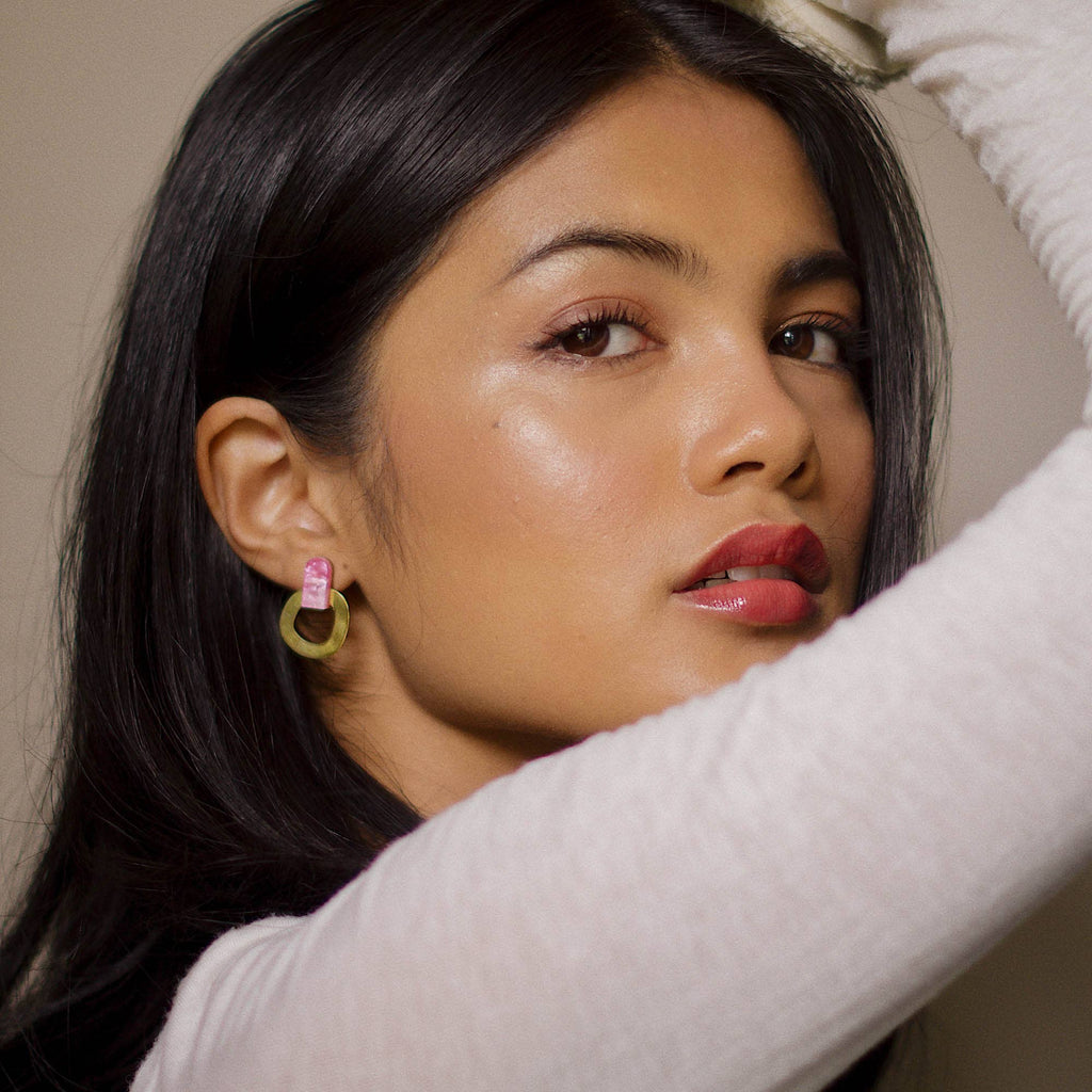 Around Brass Stud Earrings : Pink