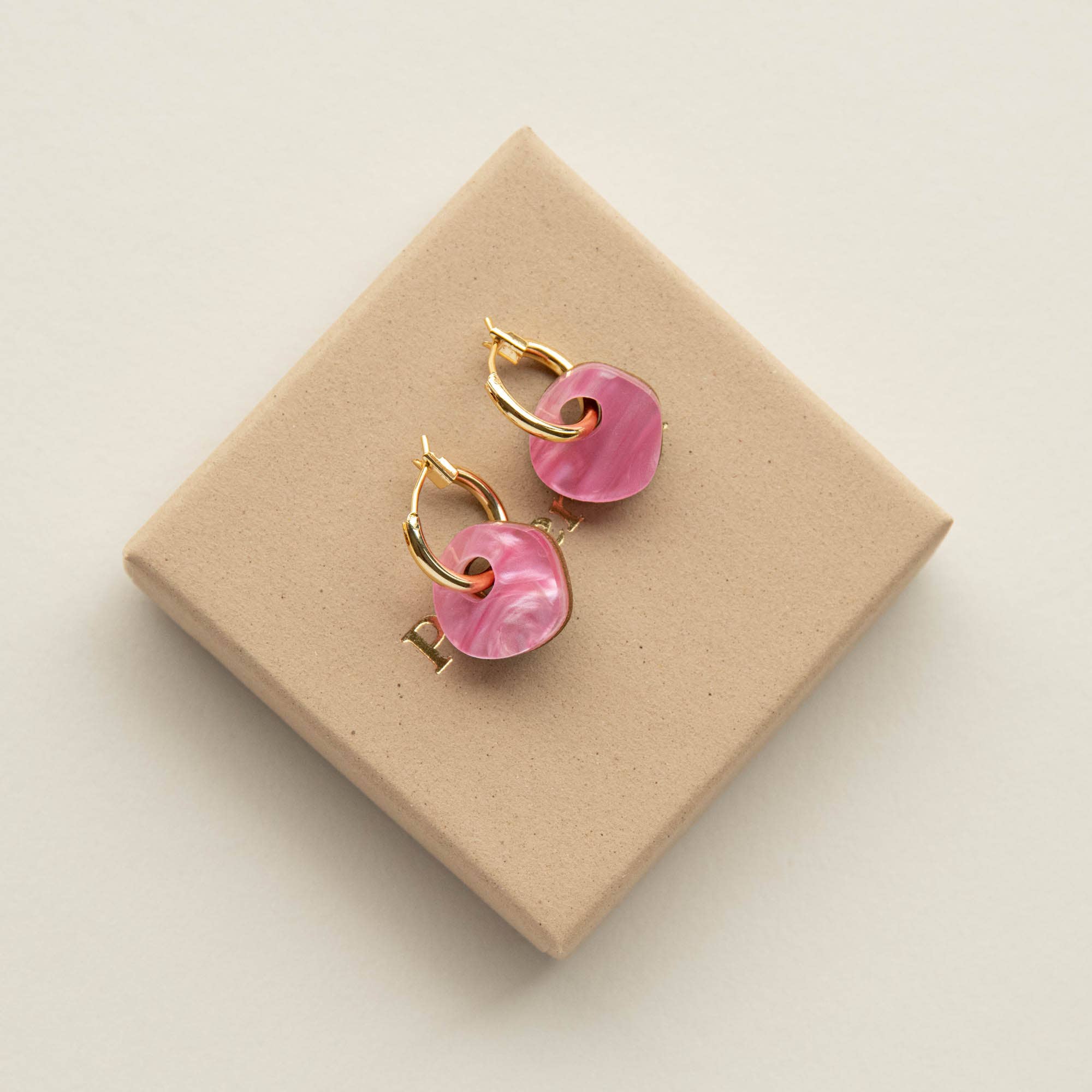 Surround Hoop Earrings : Pink