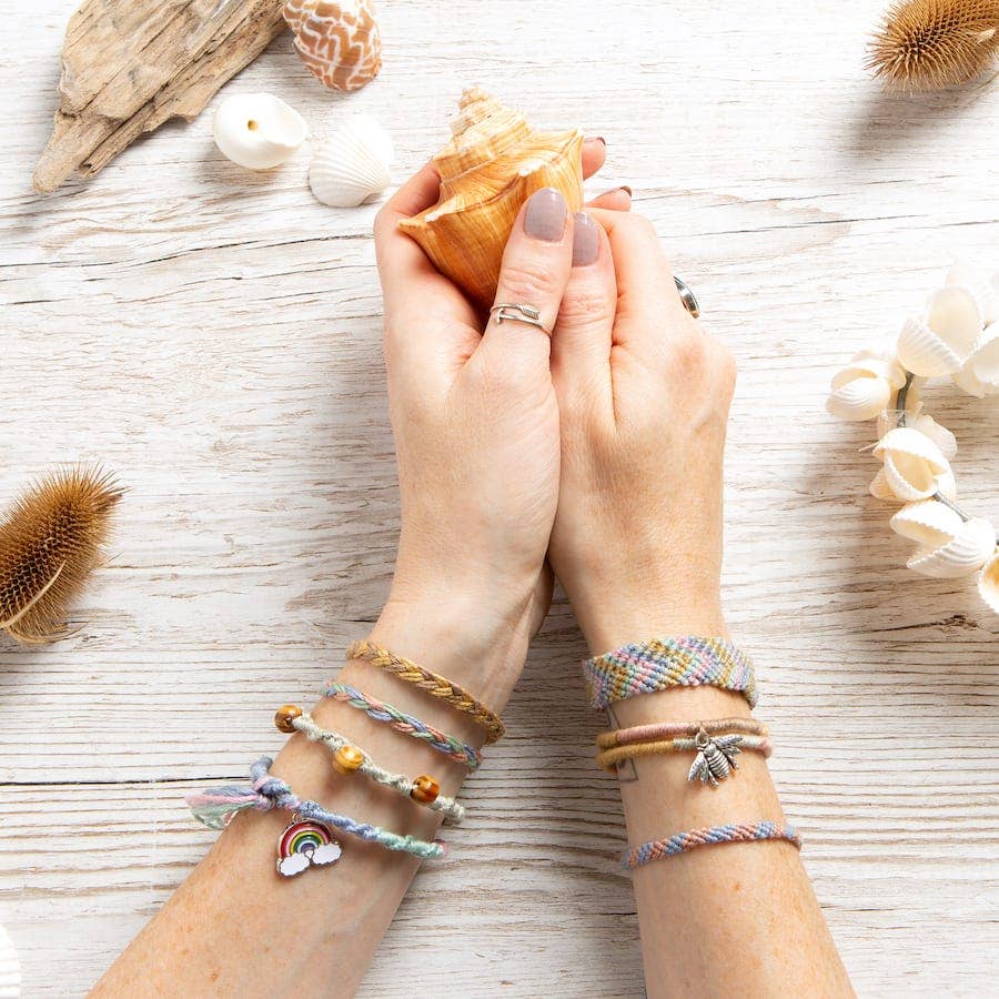 Friendship Bracelet Kit: Over the Rainbow